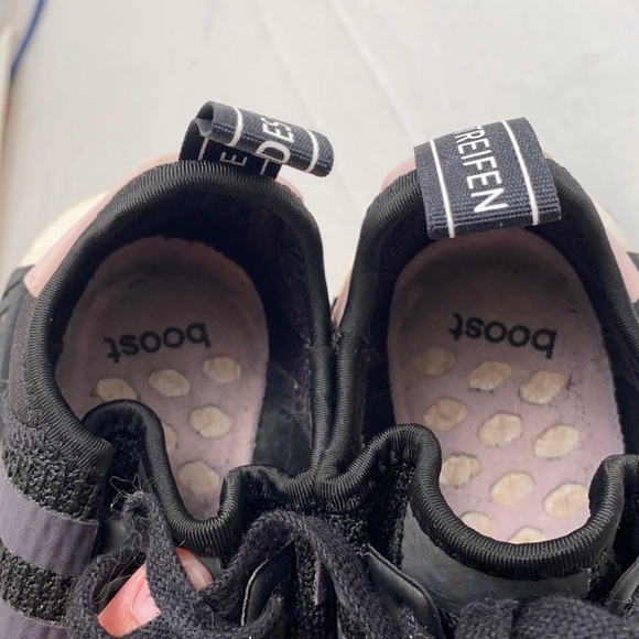 Adidas NMD R1 black with pink trim sneakers - Picture 5 of 8